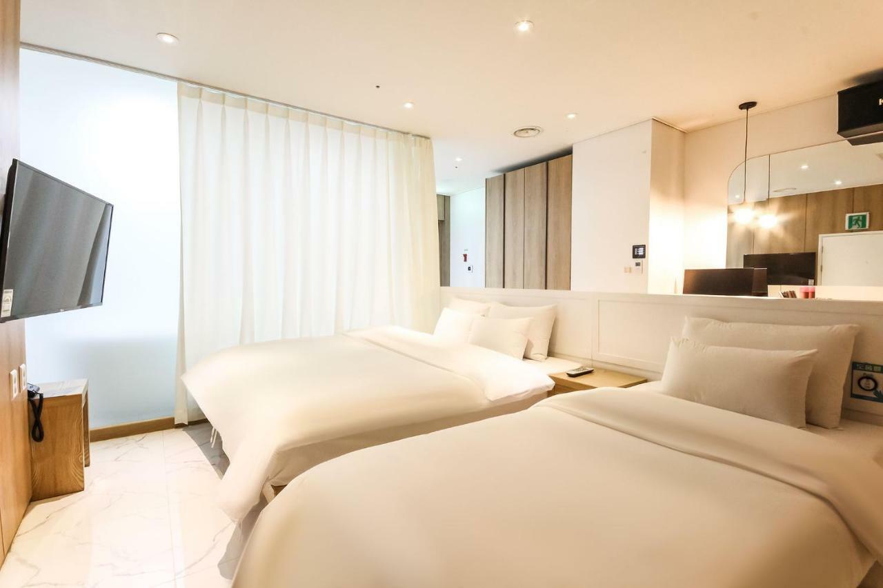 Biennale Hotel Gwangju Metropolitan City Екстериор снимка