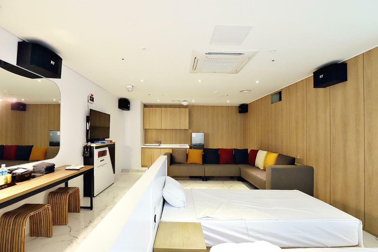 Biennale Hotel Gwangju Metropolitan City Екстериор снимка
