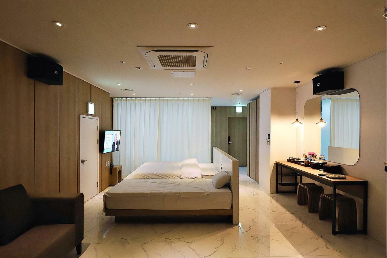 Biennale Hotel Gwangju Metropolitan City Екстериор снимка